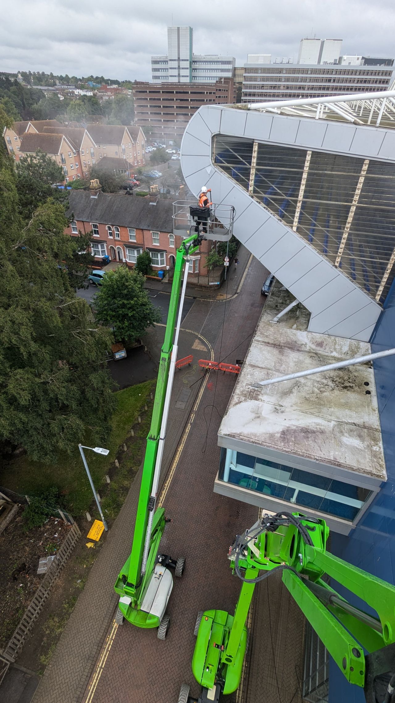 Diamond View operator working at heigh